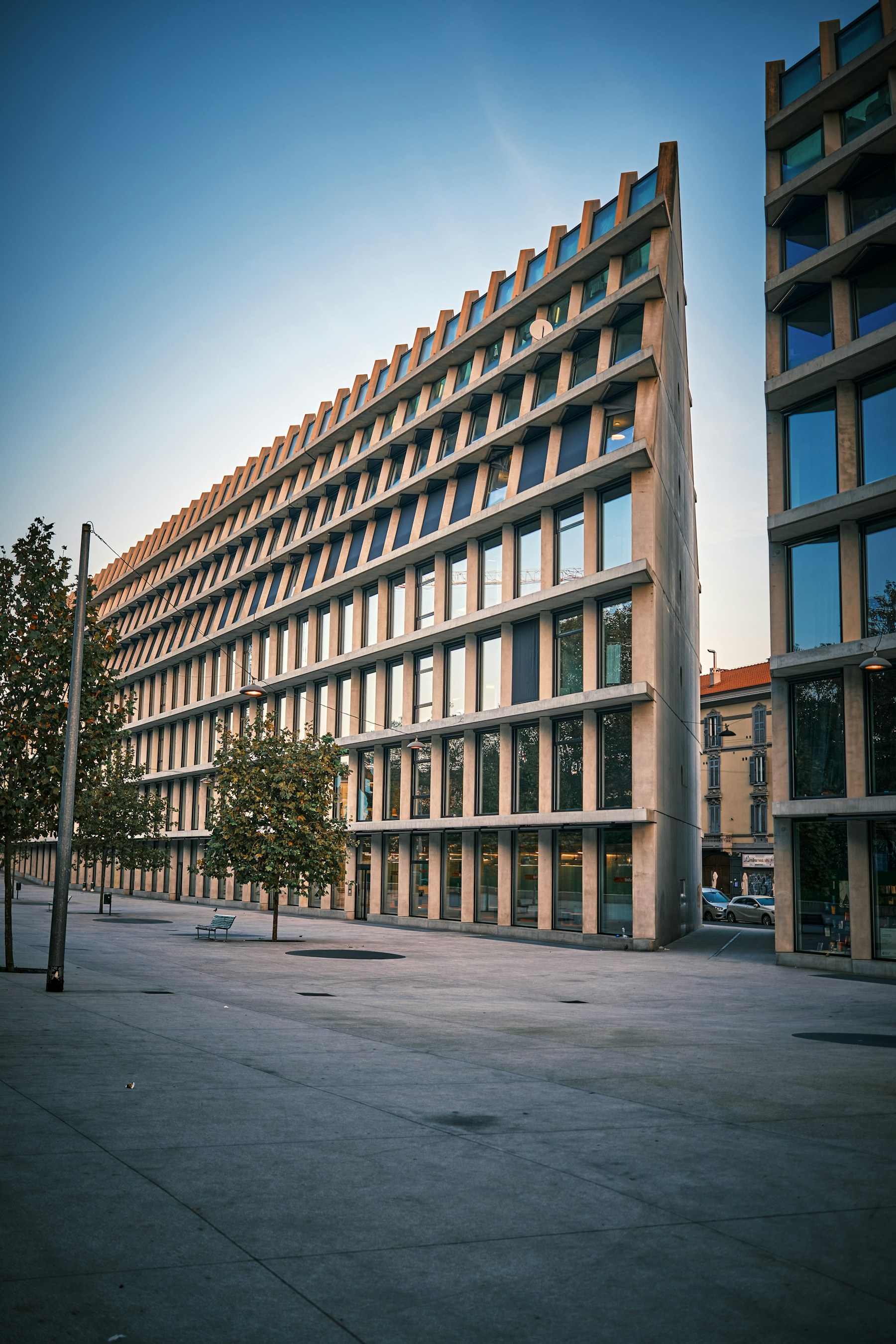 Architettura contemporanea reale nel centro di Milano
